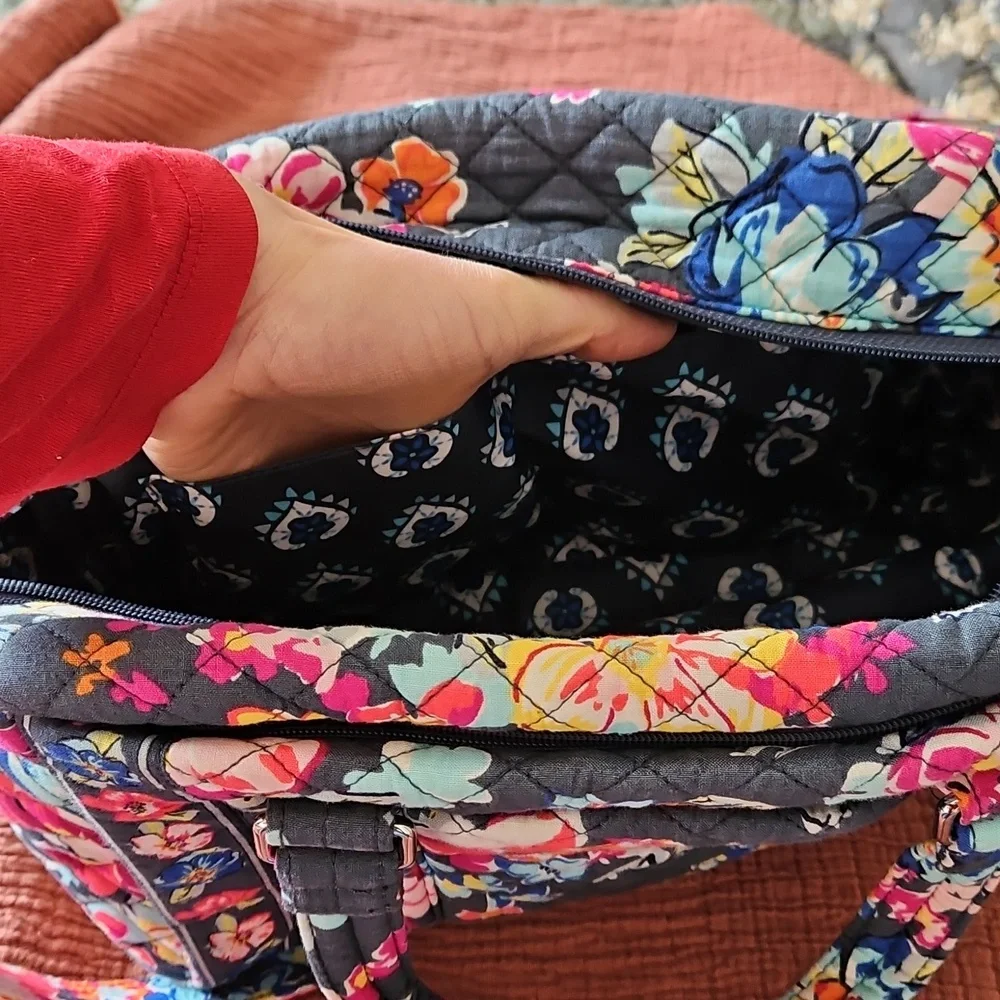 Vera Bradley 100 Handbag - Picture 6 of 7